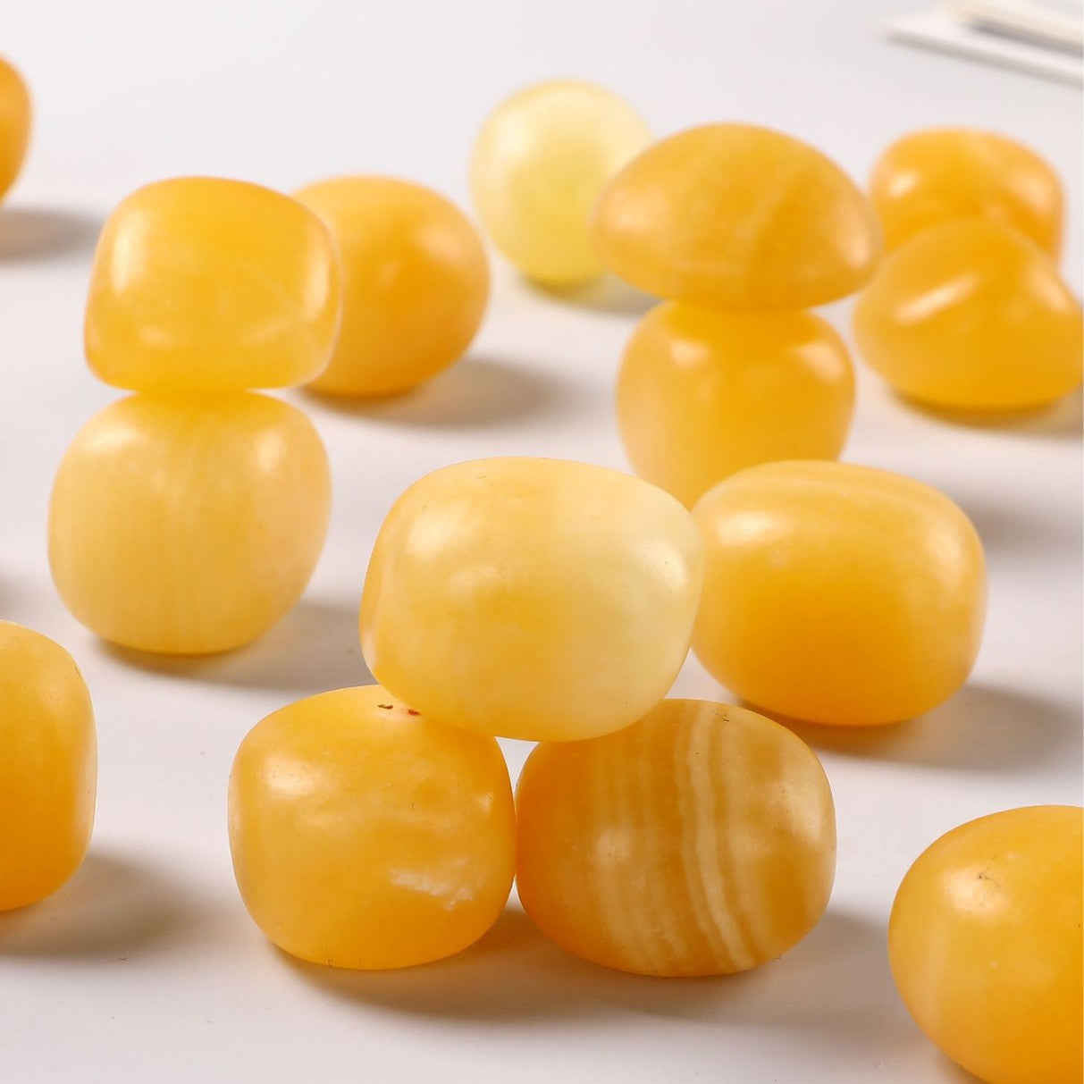 Natural Beige Jade Tumble Stone – 2–4cm for Healing and Harmony